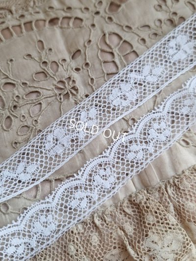 画像12: アンティーク花かごレリーフニードルケース