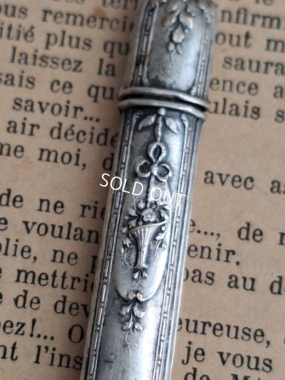 画像6: アンティーク花かごレリーフニードルケース