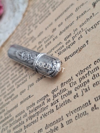 画像10: アンティーク花かごレリーフニードルケース