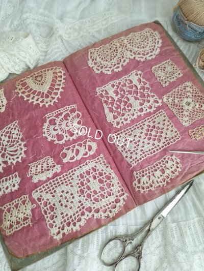 crochetlacesamplebook