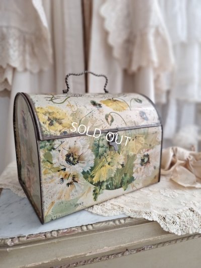 antiquetinbasket