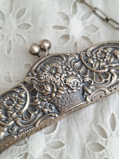 画像2: 天使と花かごレリーフがま口