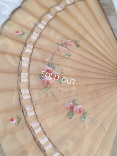 画像14: アンティークローズ手描きセルロイド扇子