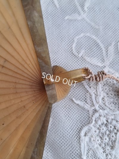 画像11: アンティークローズ手描きセルロイド扇子