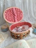 ピンククッション付ソーイングバスケット
