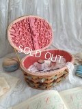 ピンククッション付ソーイングバスケット