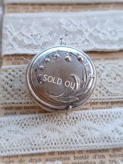 画像3: すずらんレリーフニードルクッション