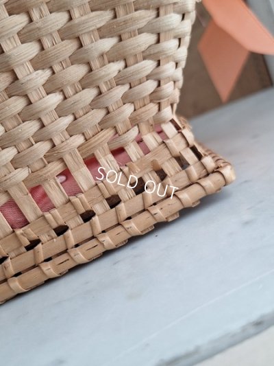 画像16: クッション付きバスケット