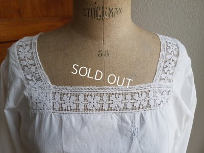 画像4: イニシャル入りブラウス