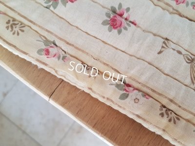 画像17: アンティ―クローズ柄キルト