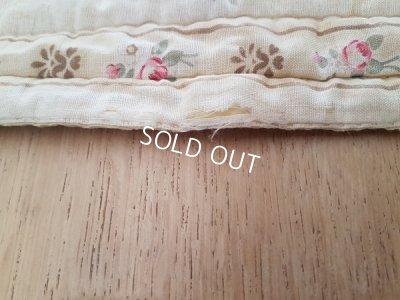 画像18: アンティ―クローズ柄キルト