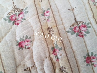 画像11: アンティ―クローズ柄キルト