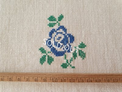 画像2:  ハンガリアン花柄刺繍リネンクロス