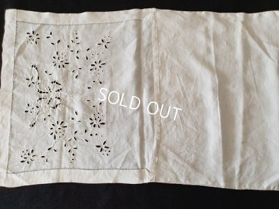 画像10: リボンとモノグラム入りカット刺繍ポーチ