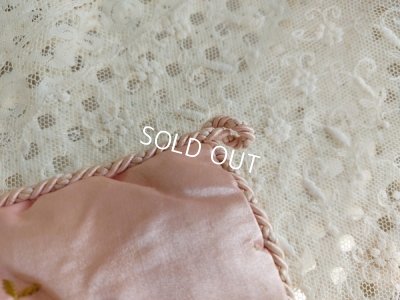 画像13: アンティーク刺繍ハンキーケース