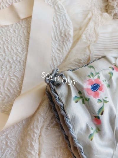 画像9: アンティークシルクハンキーケース