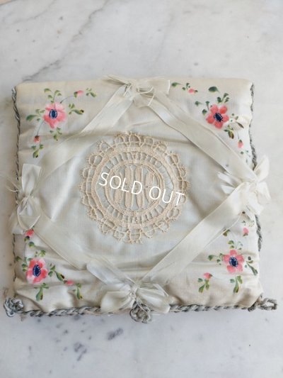 画像8: アンティークシルクハンキーケース