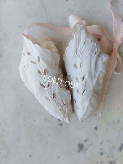 画像26: アンティークベビードレスとシューズ