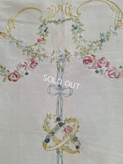 画像8: アンティークローズとリボンの刺繍クロス