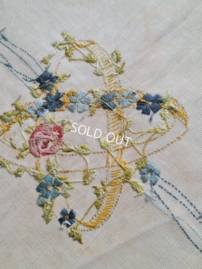 画像12: アンティークローズとリボンの刺繍クロス