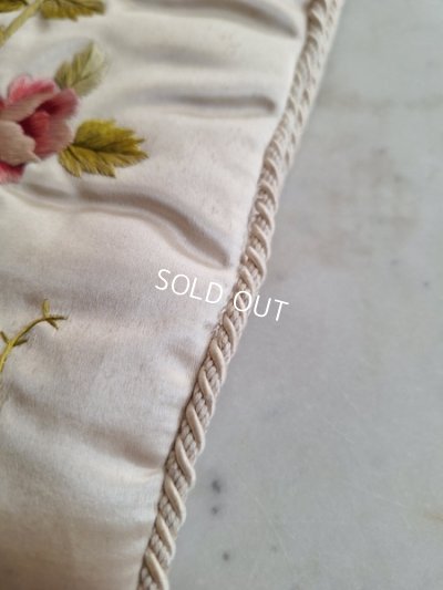 画像7: アンティークローズ刺繍ハンキーケース