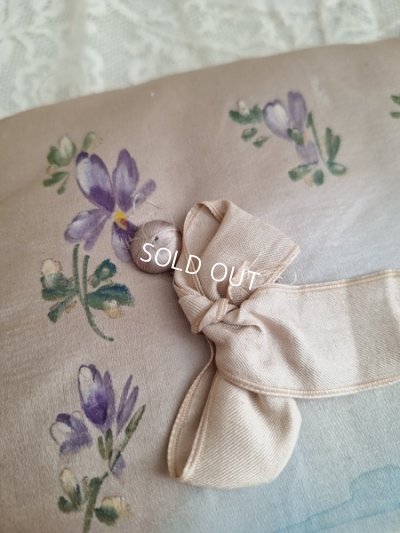 画像2: アンティークシルクハンキーケース