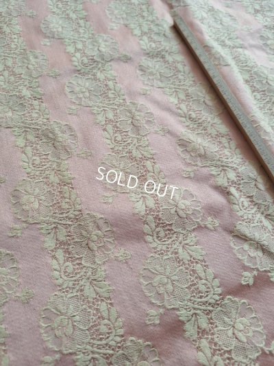 画像2: アンティークレースパターン花柄生地D