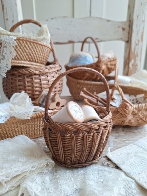 画像1: アンティーク小さなバスケット