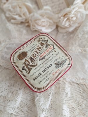 antiquericepowderbox