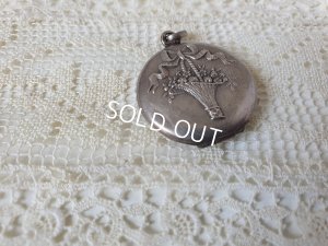 画像4: 花かごレリーフペンダントトップ