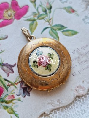 画像2: アンティークローズ柄ギロッシュエナメルペンダントトップ