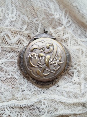 画像2: アンティークやどり木柄パウダーケース