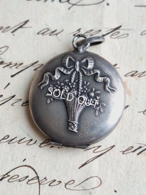 画像8: 花かごレリーフメダイヨン