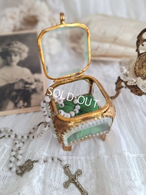 glassjewelrycase