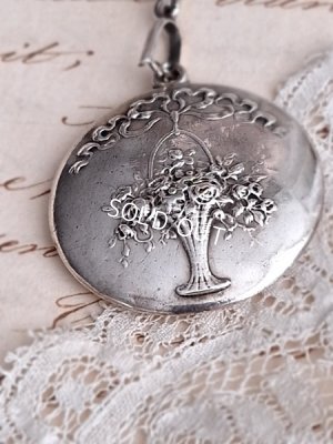 画像10: 花かごレリーフペンダントトップ