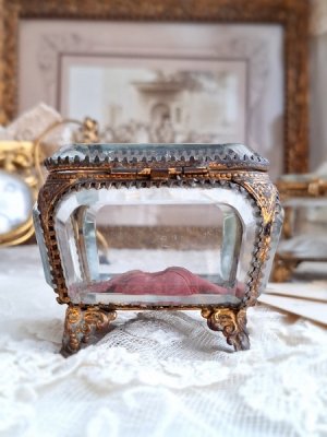 画像13: アンティークガラスジュエリーケース