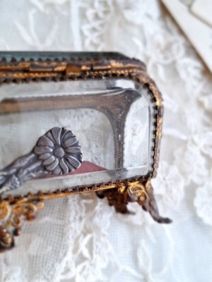 画像16: アンティークガラスジュエリーケース