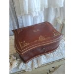 画像: アンティークジュエリーボックス