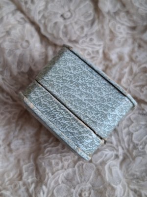 画像17: ボックス付アンティークガーネット石リング