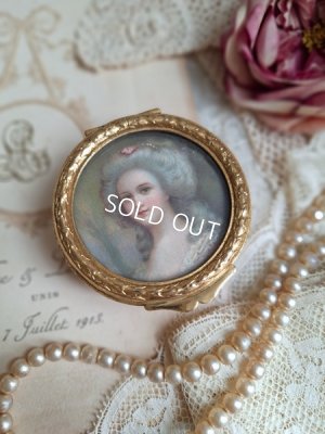 antiquejewelrycase
