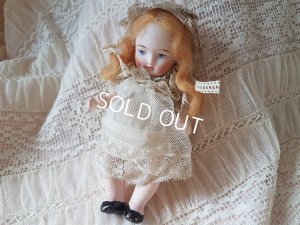 画像3: バスケット付きビスクドール