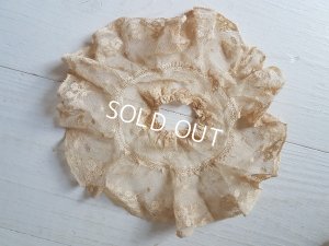 画像9: バスケット付きビスクドール