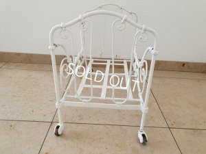 画像2: アイアン製ドールベッド