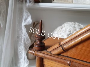 画像14: アンティークドールキャビネット