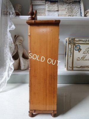 画像4: アンティークドールキャビネット