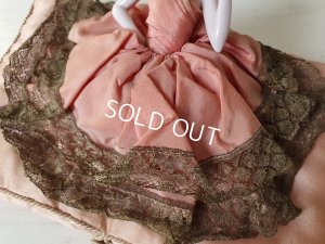 画像4: アンティークハーフドールハンキーケース