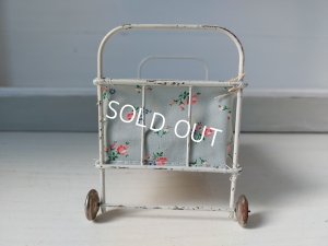 画像4:  アンティークドールベッド