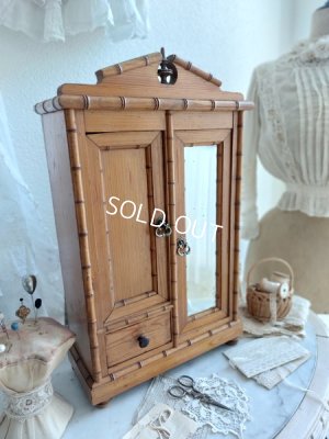 antiquedollcabinet