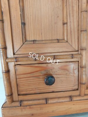 画像5: アンティークドールキャビネット