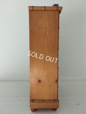 画像8: アンティークドールキャビネット